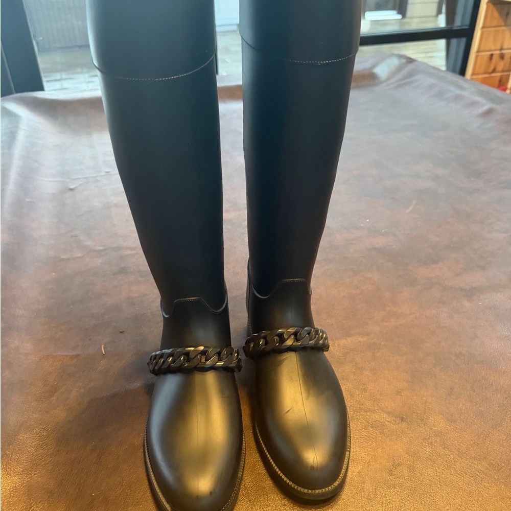 Givenchy black rain boots with Chain detail